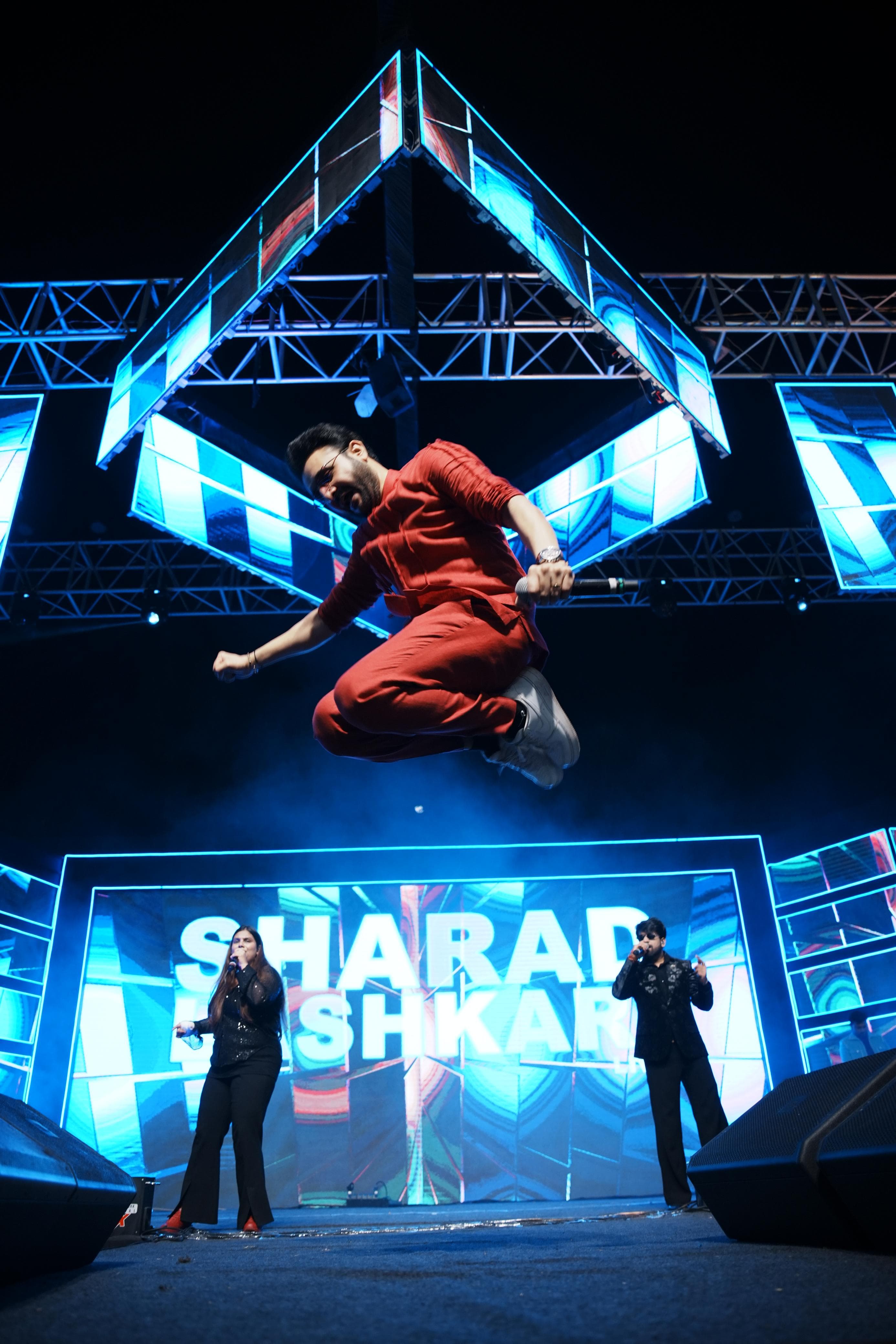 Sharad Lashkari live performance gallery image 9