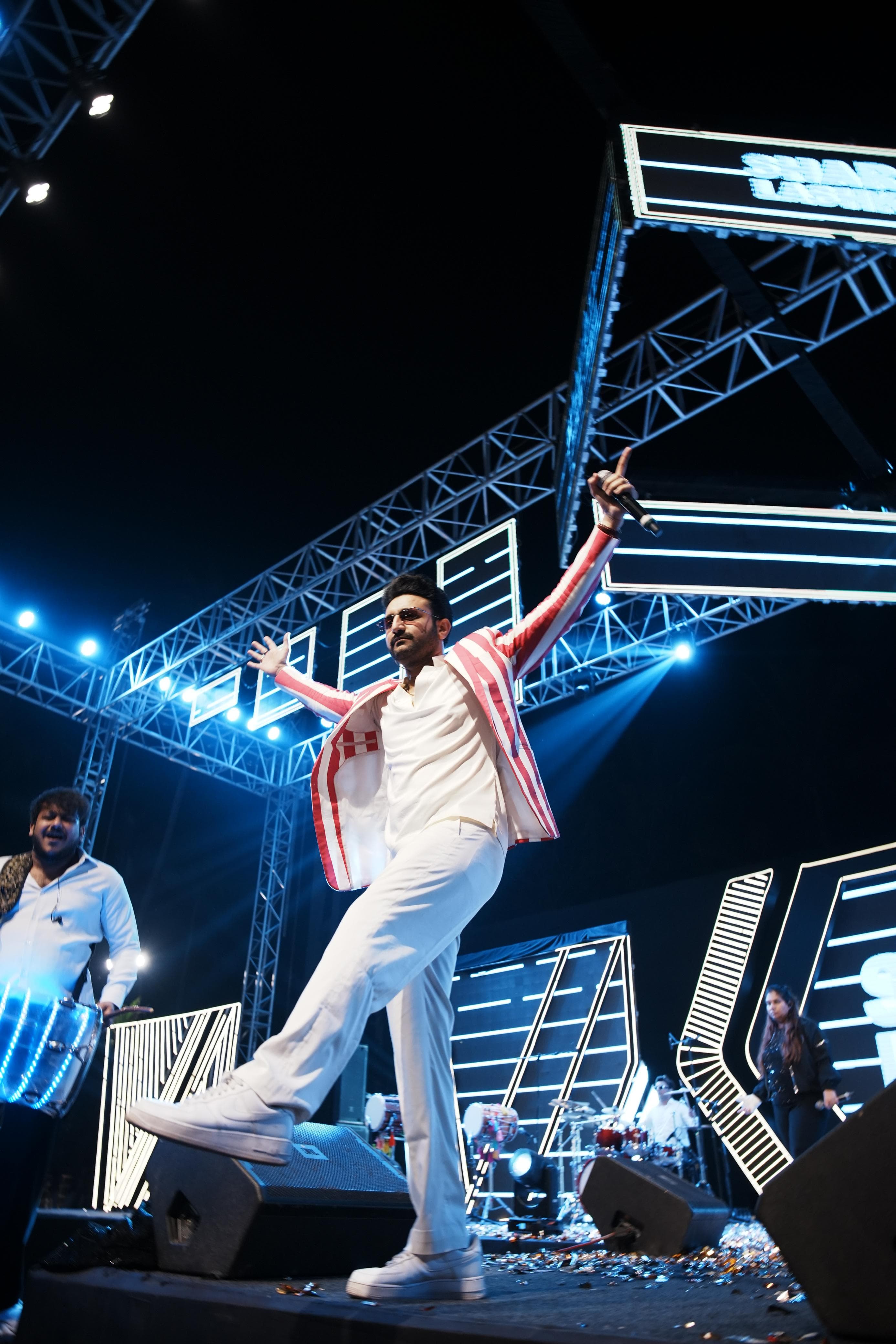 Sharad Lashkari live performance gallery image 15