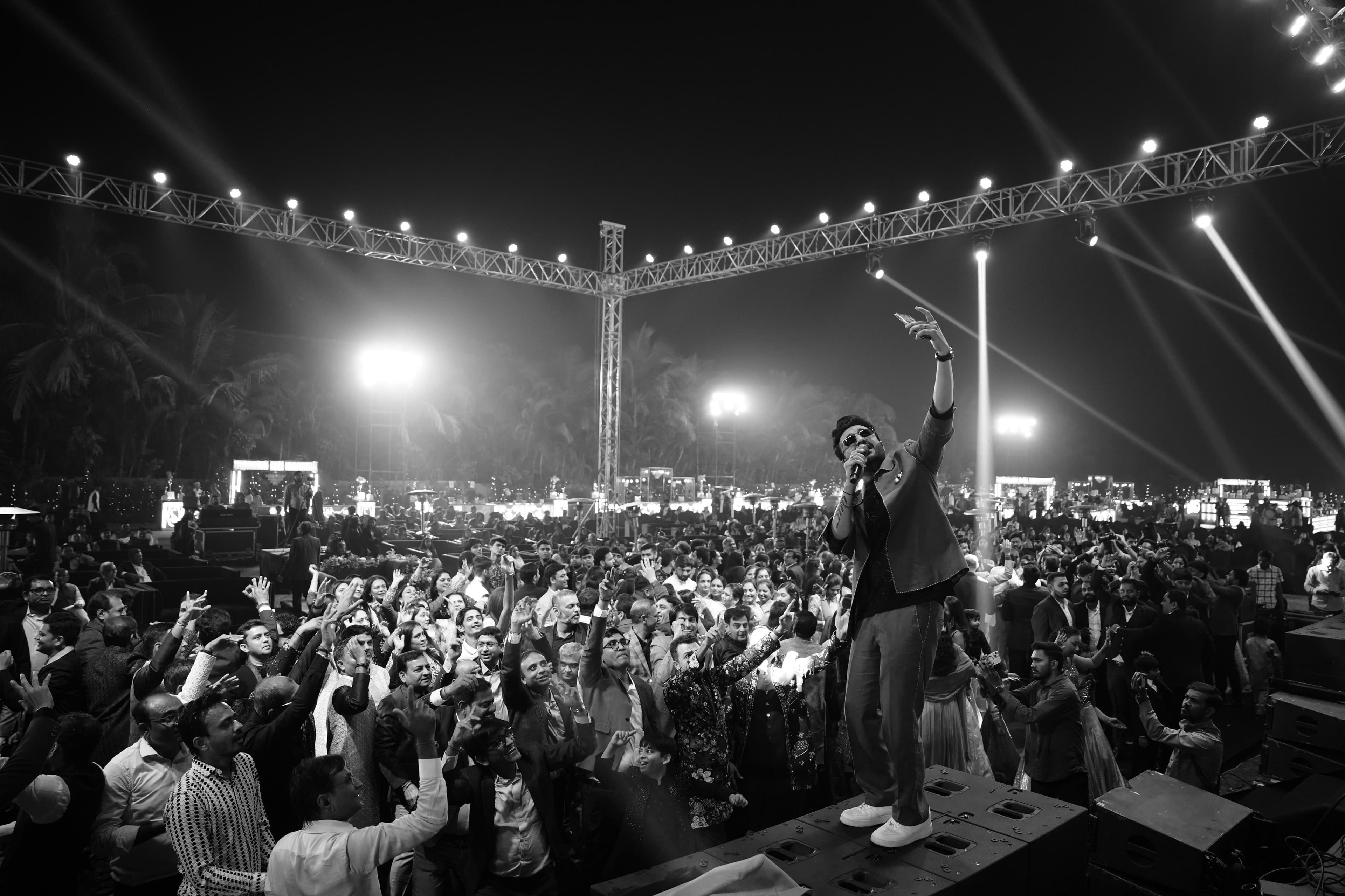 Sharad Lashkari live performance gallery image 23